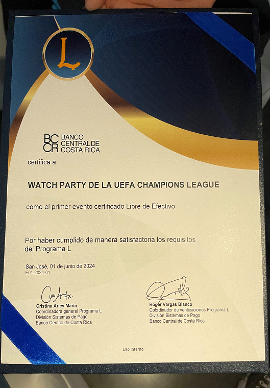 Certificado del primer evento libre de efectivo llamado View Party de la UEFA Champions League BCR-MasterCard